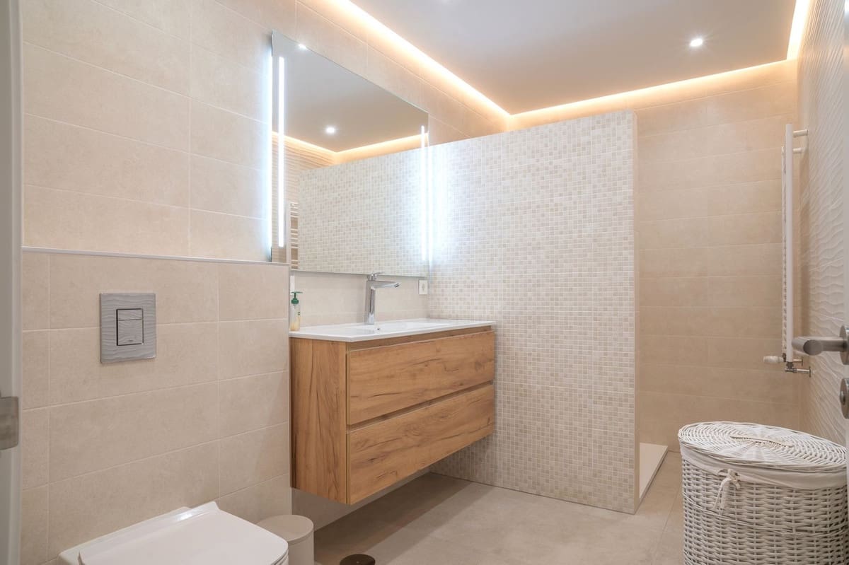 6 bedroom Villa for sale in Mijas with pool garage - € 2,599,000 (Ref: 10035626)