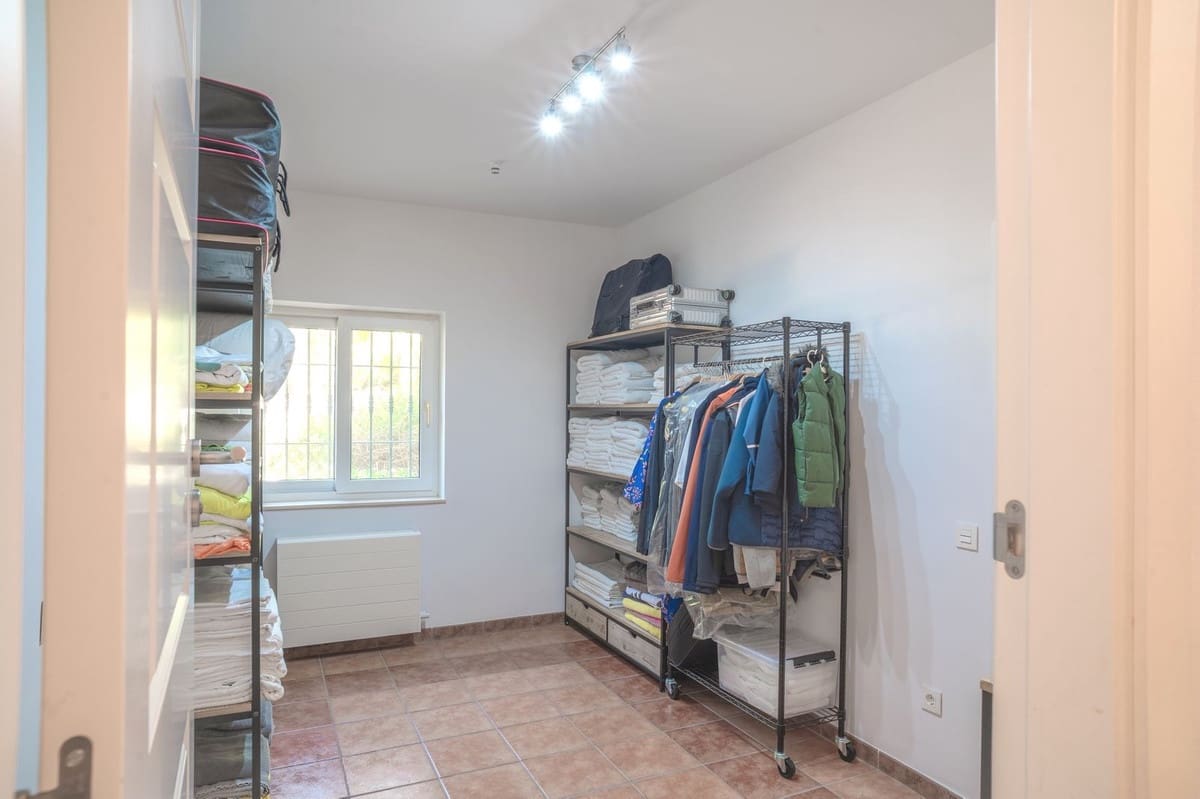 6 bedroom Villa for sale in Mijas with pool garage - € 2,599,000 (Ref: 10035626)