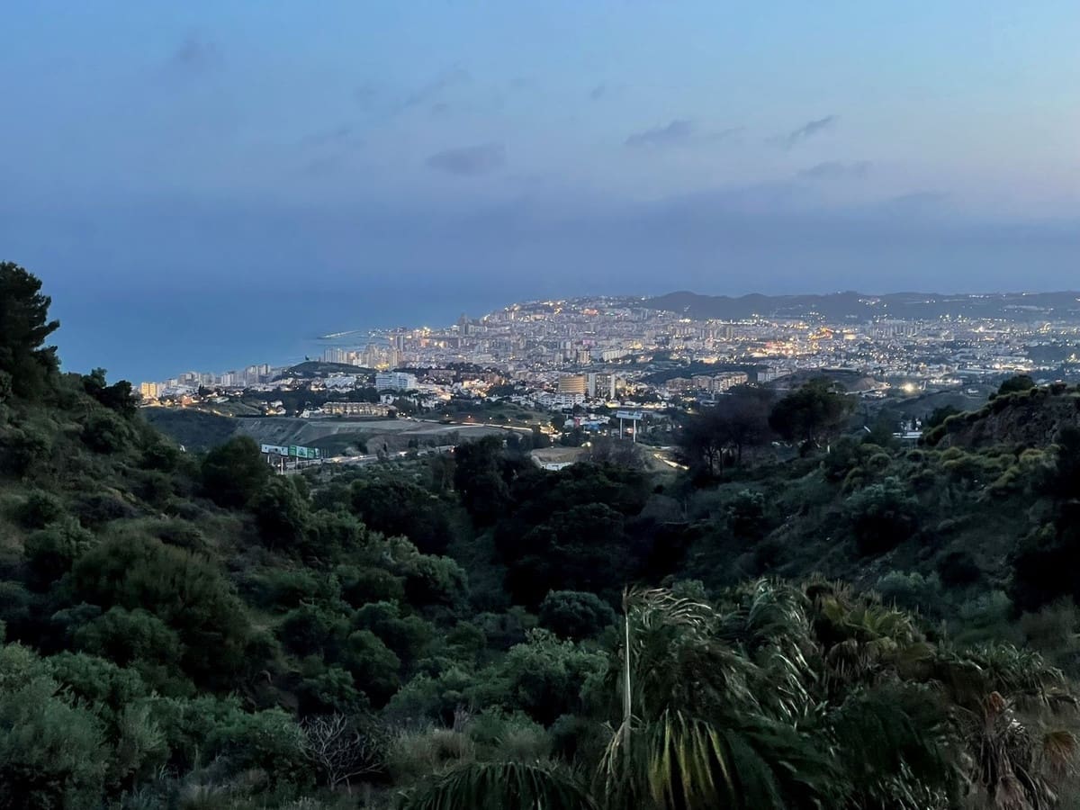 6 bedroom Villa for sale in Mijas with pool garage - € 2,599,000 (Ref: 10035626)