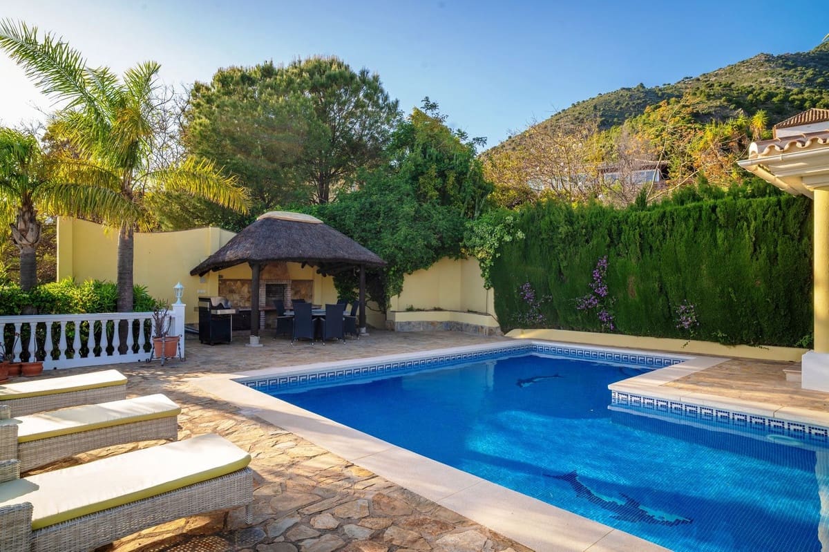 6 bedroom Villa for sale in Mijas with pool garage - € 2,599,000 (Ref: 10035626)
