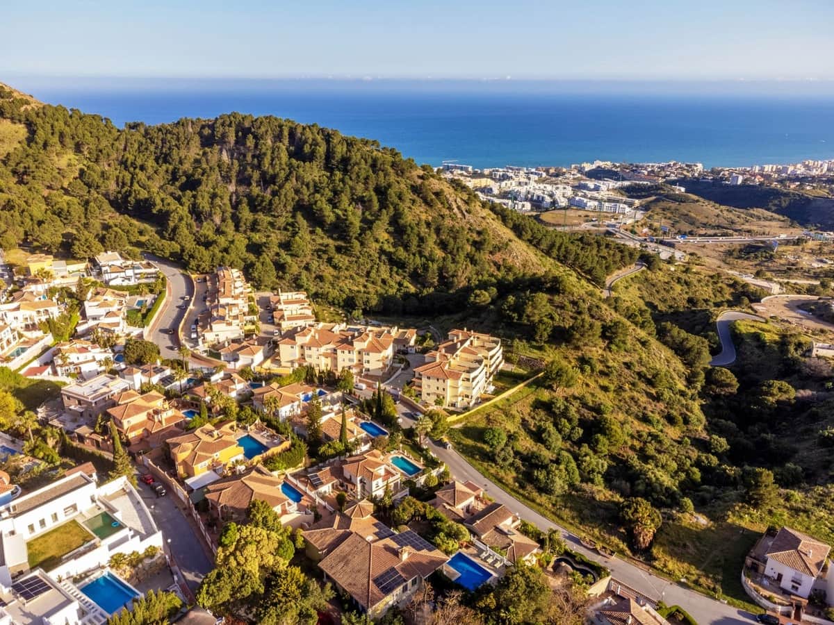 6 bedroom Villa for sale in Mijas with pool garage - € 2,599,000 (Ref: 10035626)