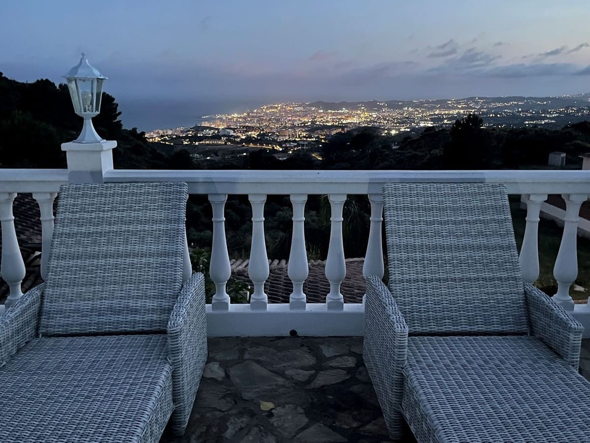 6 bedroom Villa for sale in Mijas with pool garage - € 2,599,000 (Ref: 10035626)