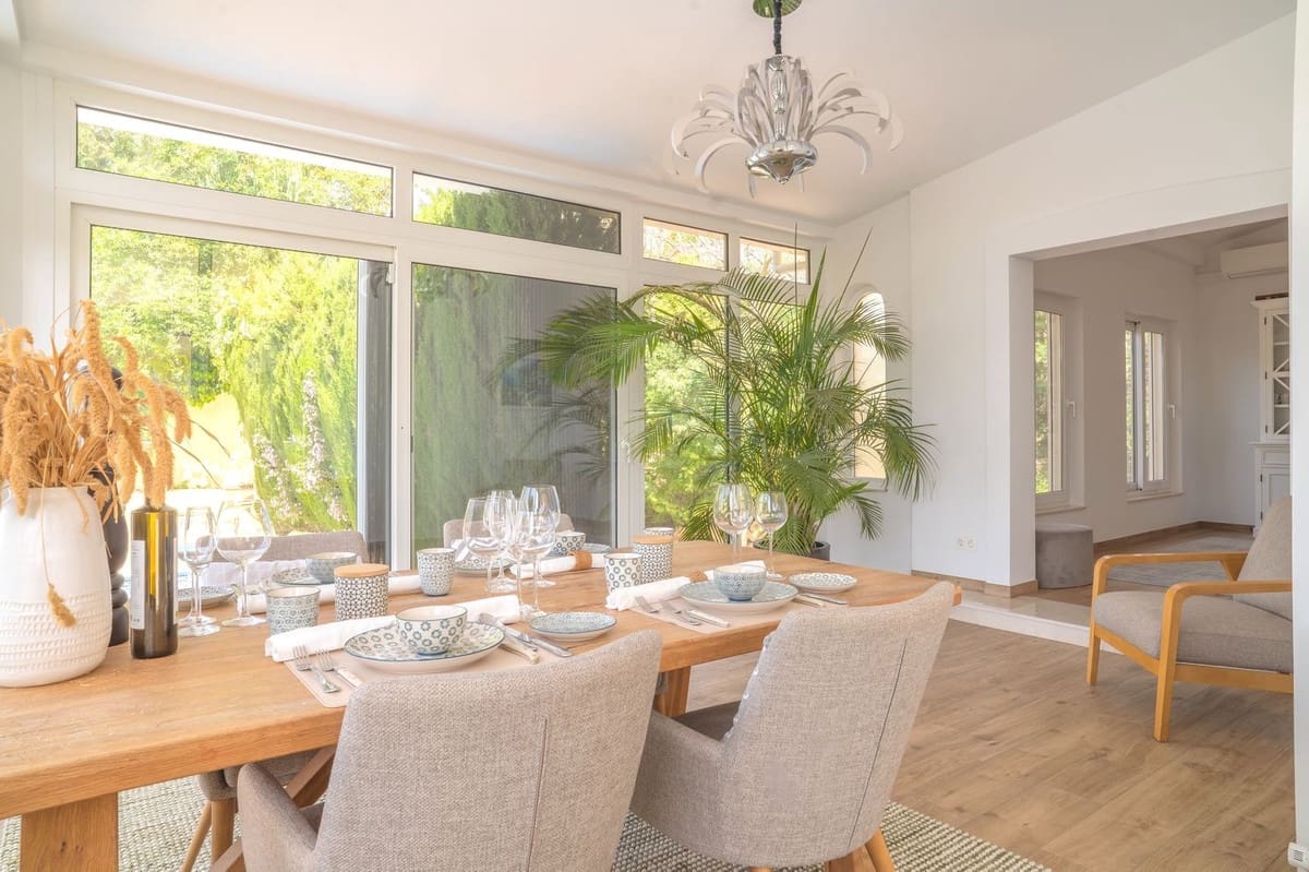 6 bedroom Villa for sale in Mijas with pool garage - € 2,599,000 (Ref: 10035626)