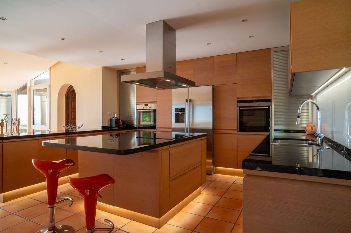 6 Zimmer Villa zu verkaufen in Mijas mit Pool Garage - 1.950.000 € (Ref: 10035627)