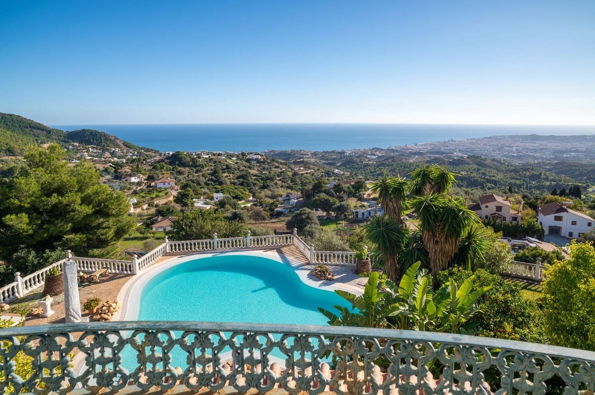 6 Zimmer Villa zu verkaufen in Mijas mit Pool Garage - 1.950.000 € (Ref: 10035627)