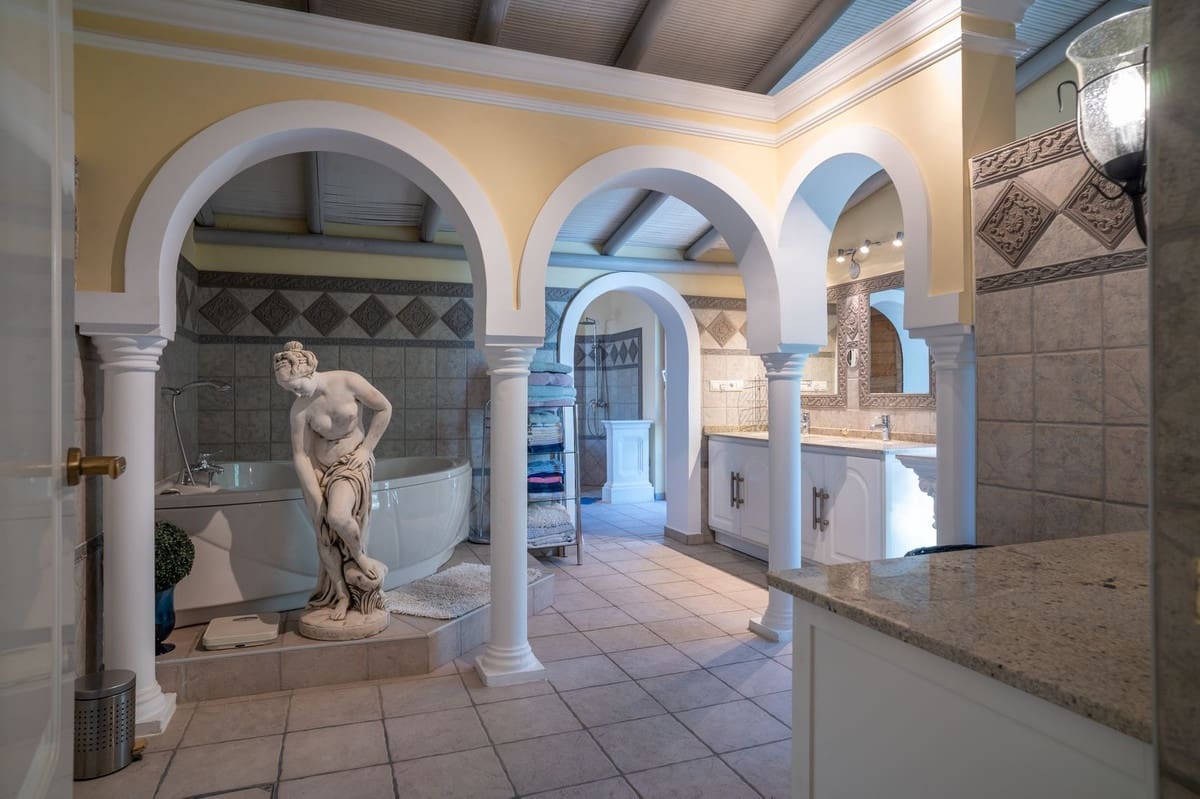 6 Zimmer Villa zu verkaufen in Mijas mit Pool Garage - 1.950.000 € (Ref: 10035627)