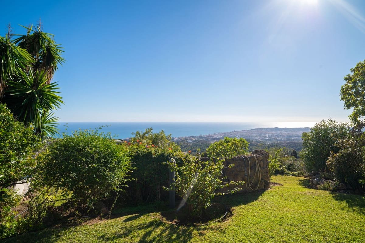 6 Zimmer Villa zu verkaufen in Mijas mit Pool Garage - 1.950.000 € (Ref: 10035627)