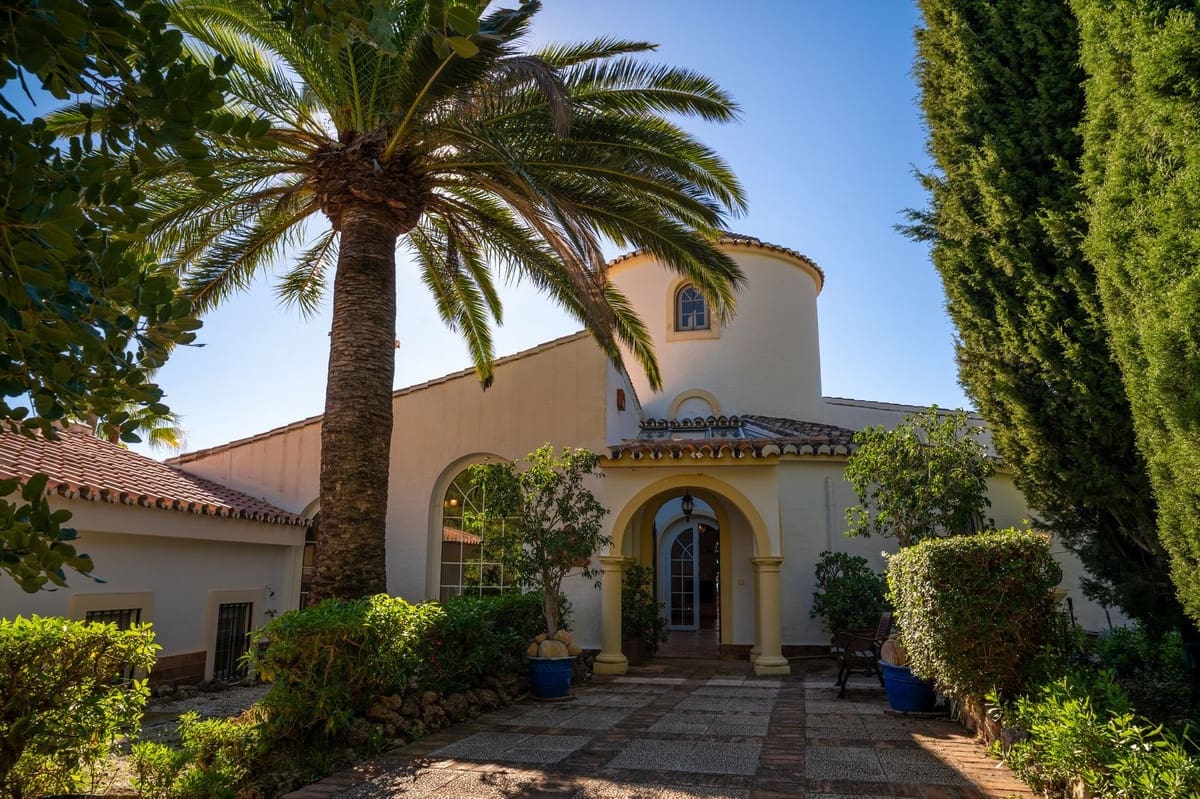 6 Zimmer Villa zu verkaufen in Mijas mit Pool Garage - 1.950.000 € (Ref: 10035627)