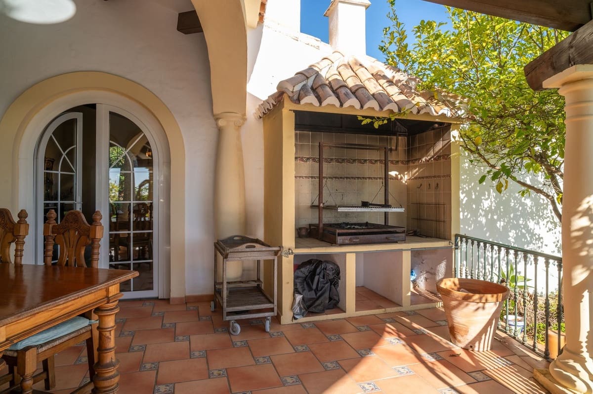 6 Zimmer Villa zu verkaufen in Mijas mit Pool Garage - 1.950.000 € (Ref: 10035627)