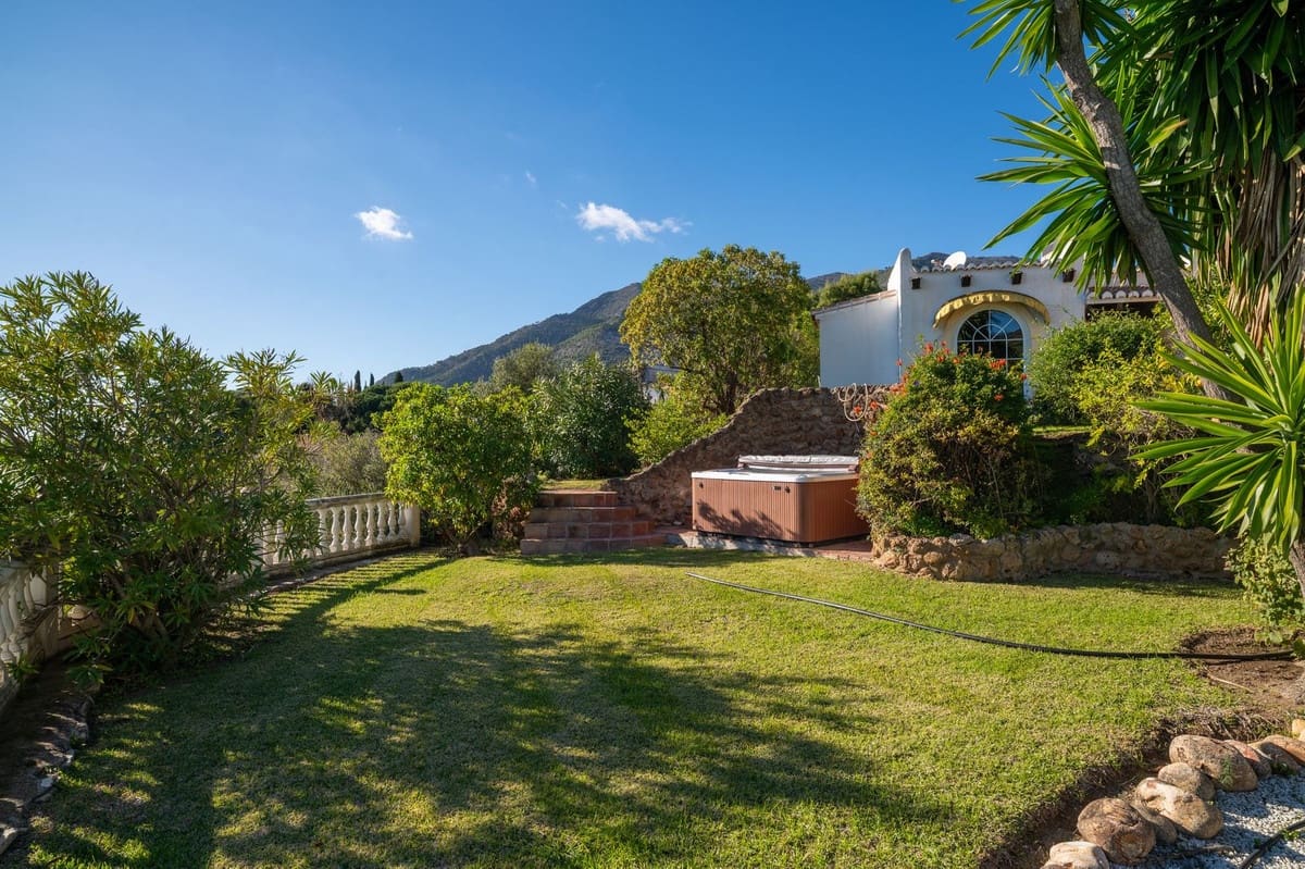 6 Zimmer Villa zu verkaufen in Mijas mit Pool Garage - 1.950.000 € (Ref: 10035627)