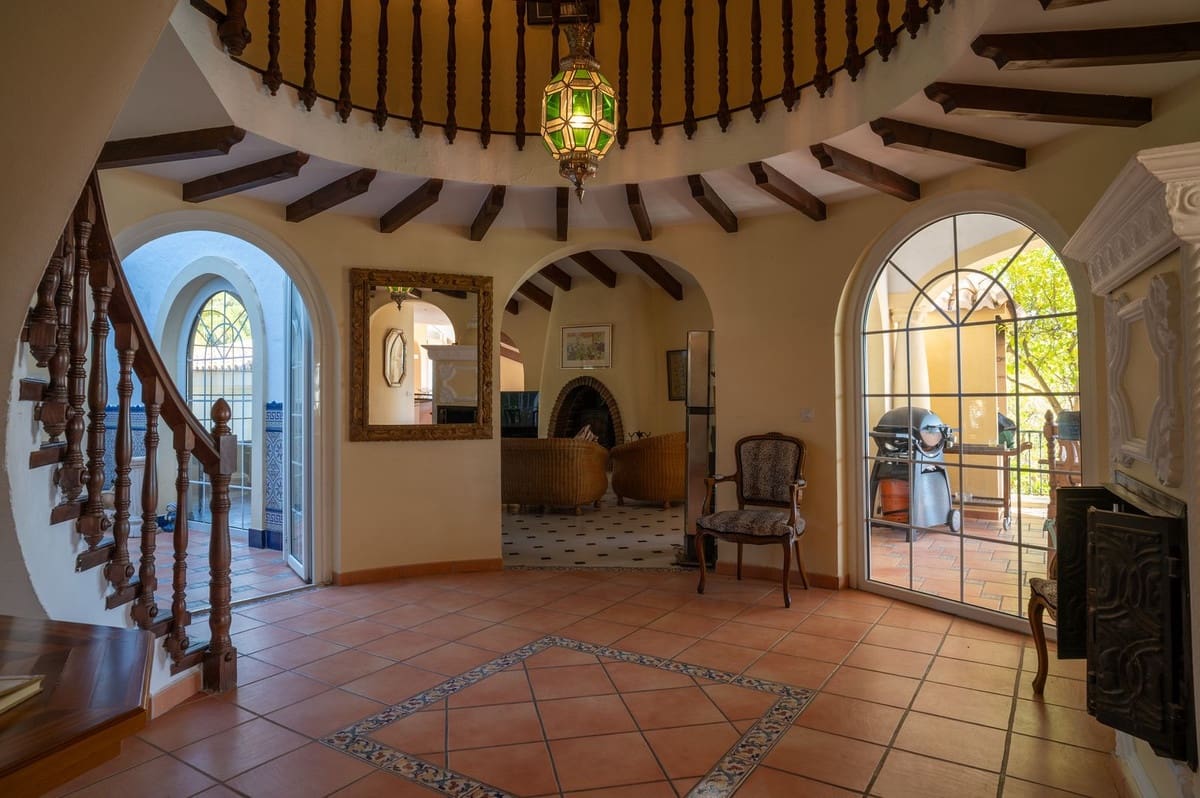 6 Zimmer Villa zu verkaufen in Mijas mit Pool Garage - 1.950.000 € (Ref: 10035627)
