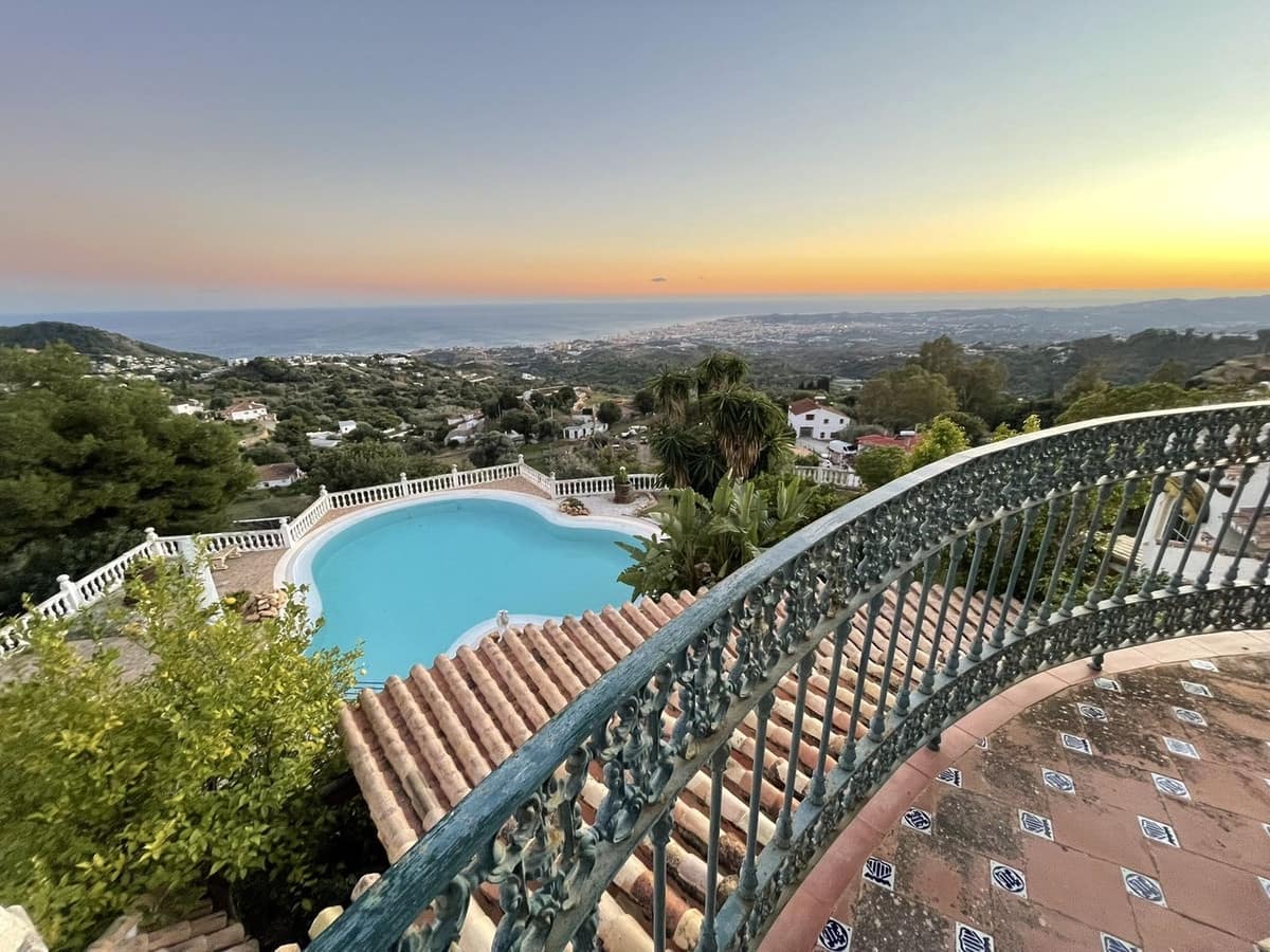 6 Zimmer Villa zu verkaufen in Mijas mit Pool Garage - 1.950.000 € (Ref: 10035627)