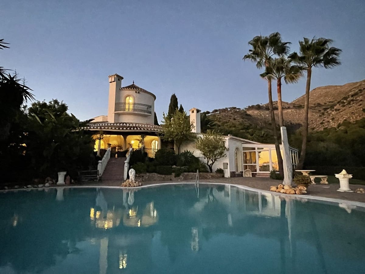 6 Zimmer Villa zu verkaufen in Mijas mit Pool Garage - 1.950.000 € (Ref: 10035627)