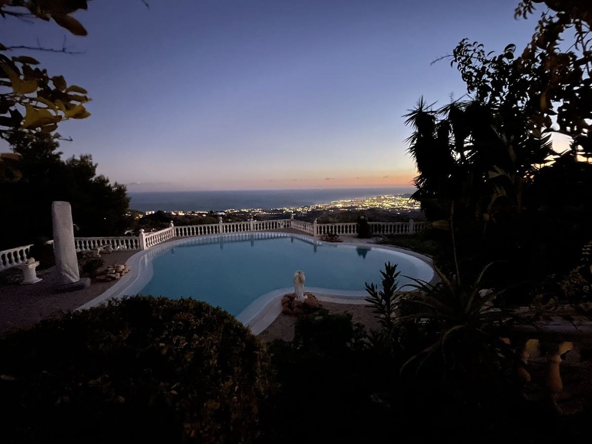6 Zimmer Villa zu verkaufen in Mijas mit Pool Garage - 1.950.000 € (Ref: 10035627)