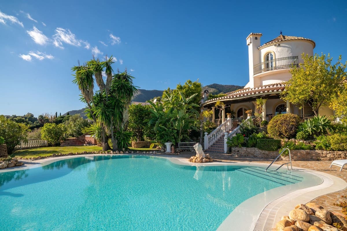 6 Zimmer Villa zu verkaufen in Mijas mit Pool Garage - 1.950.000 € (Ref: 10035627)