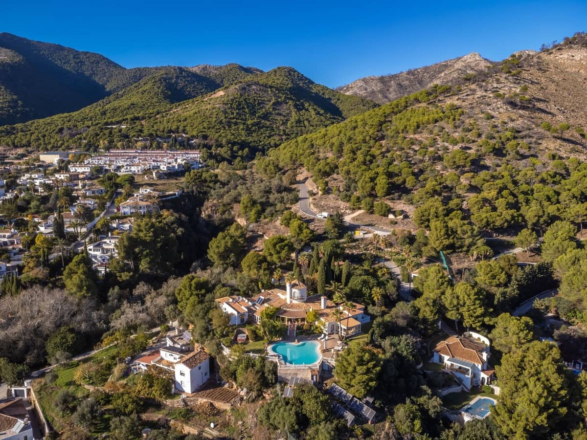 6 Zimmer Villa zu verkaufen in Mijas mit Pool Garage - 1.950.000 € (Ref: 10035627)