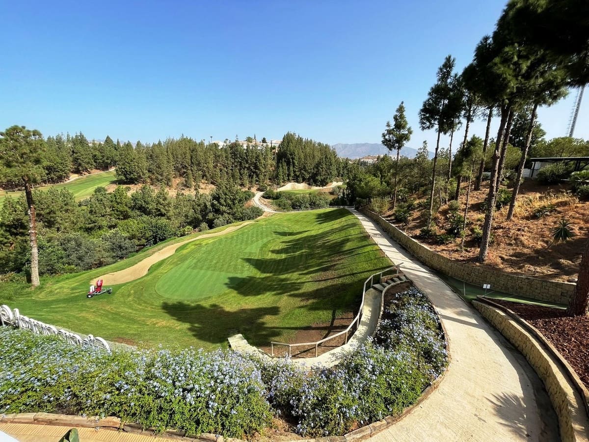 2 sovrum Lägenhet till salu i Mijas Costa med pool garage - 432 000 € (Ref: 10035628)
