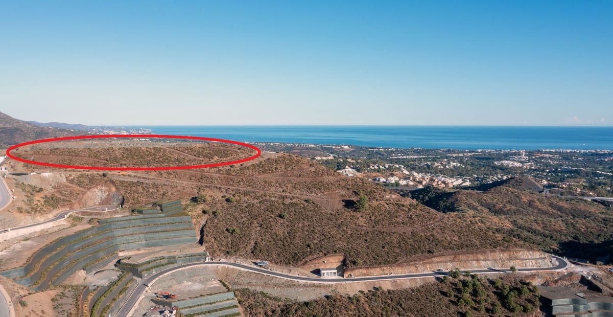 Apartamento de 4 habitaciones en Nueva Andalucia en venta con piscina garaje - 2.050.000 € (Ref: 8211705)