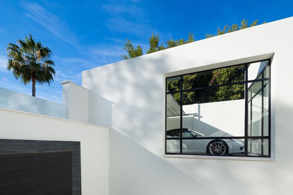 5 bedroom Villa for sale in Nueva Andalucia with pool garage - € 4,495,000 (Ref: 8413558)