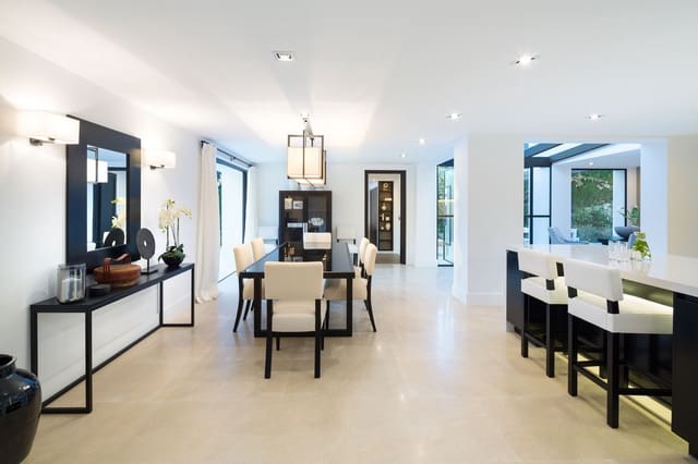 5 bedroom Villa for sale in Nueva Andalucia, Marbella with pool garage - € 4,495,000 (Ref: 8413558)