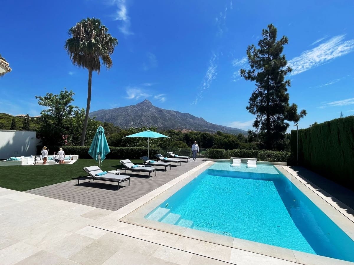 5 bedroom Villa for sale in Nueva Andalucia with pool garage - € 4,495,000 (Ref: 8413558)