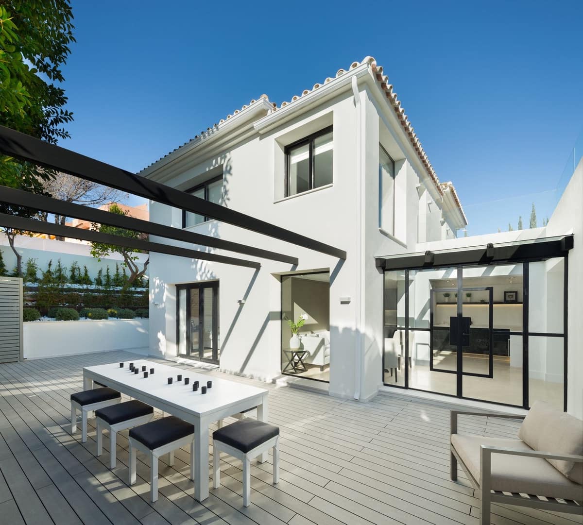5 bedroom Villa for sale in Nueva Andalucia with pool garage - € 4,495,000 (Ref: 8413558)