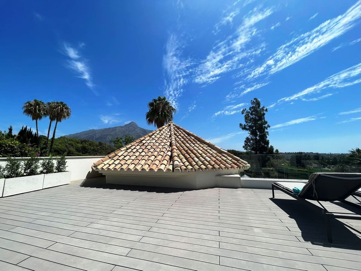 5 bedroom Villa for sale in Nueva Andalucia with pool garage - € 4,495,000 (Ref: 8413558)