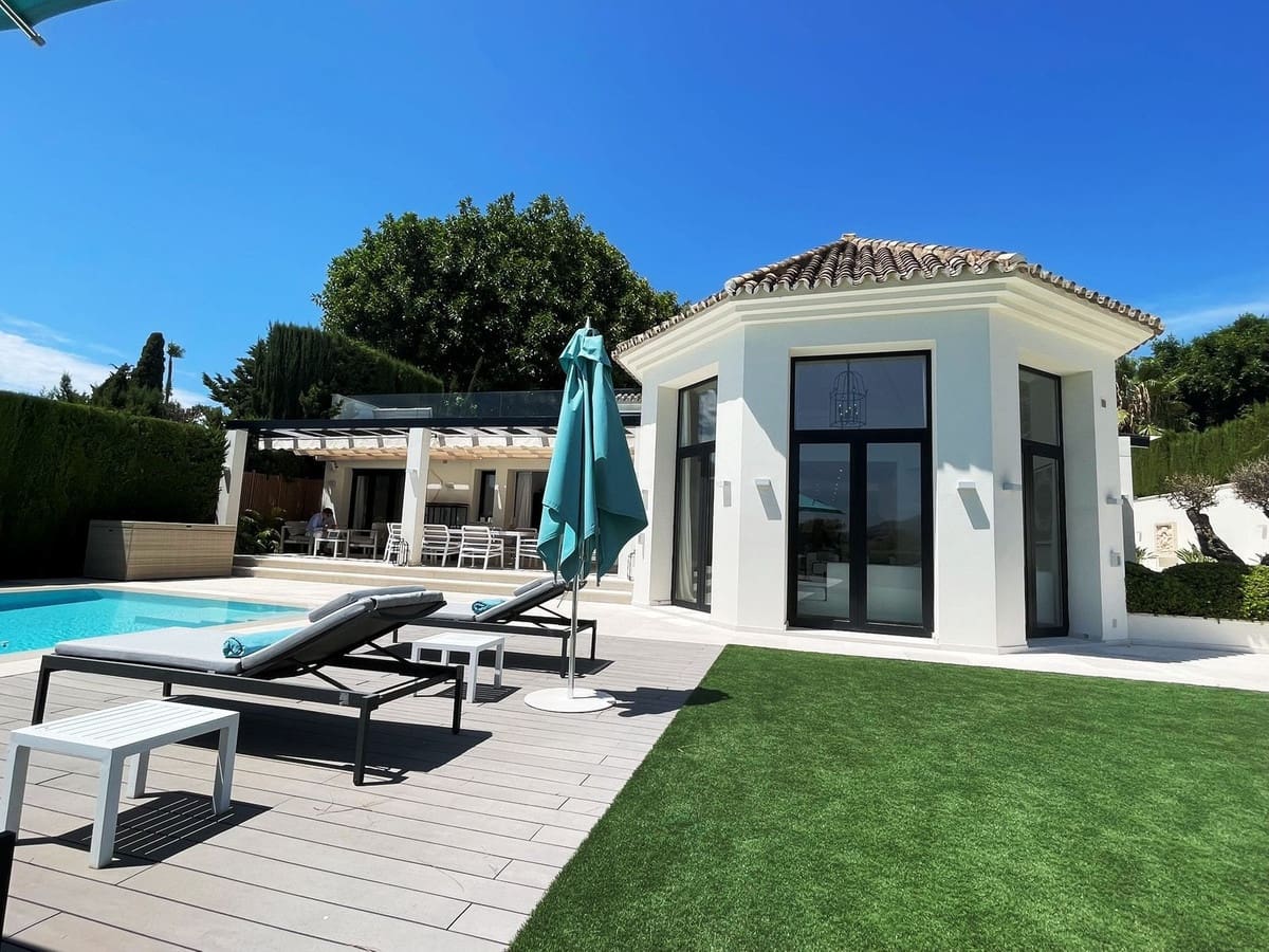 5 bedroom Villa for sale in Nueva Andalucia with pool garage - € 4,495,000 (Ref: 8413558)