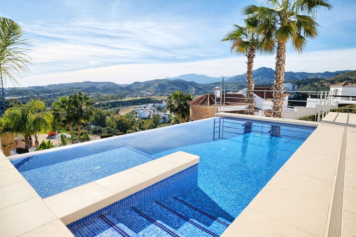4 chambre Villa/Maison à vendre à Benahavis avec piscine garage - 2 200 000 € (Ref: 8420286)