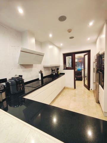 3 Zimmer Apartment zu verkaufen in Guadalmansa, Estepona mit Pool Garage - 1.475.000 € (Ref: 8476481)
