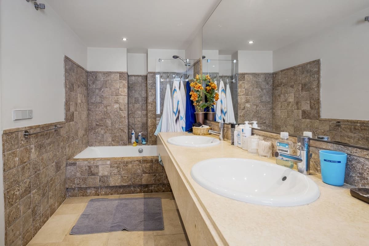 3 quarto Apartamento para venda em Los Flamingos com piscina garagem - 1 075 000 € (Ref: 8602005)