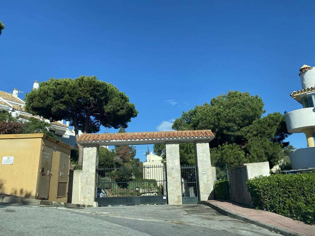 Apartamento de 1 habitación en Calahonda en venta con piscina garaje - 280.000 € (Ref: 10025181)