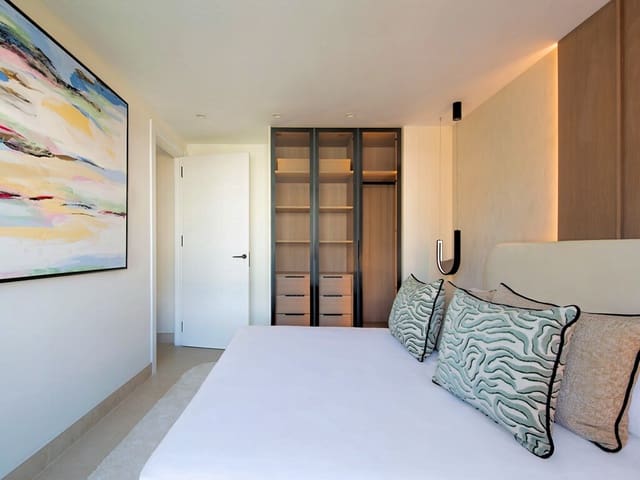 3 bedroom Penthouse for sale in Estepona with pool garage - € 2,495,000 (Ref: 10034979)