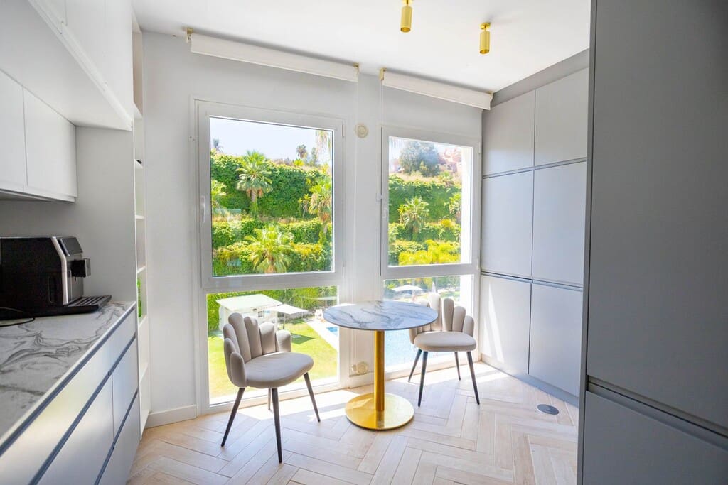 2 chambre Appartement à vendre à Nueva Andalucia avec piscine garage - 1 199 000 € (Ref: 10085554)