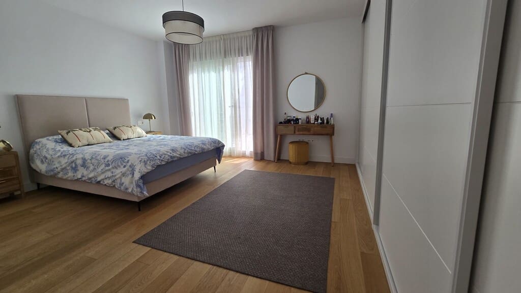 2 soverom Strandleiligheter til salgs i Mijas Costa med svømmebasseng garasje - € 645 000 (Ref: 10085556)