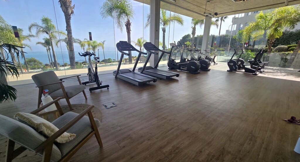 2 soverom Strandleiligheter til salgs i Mijas Costa med svømmebasseng garasje - € 645 000 (Ref: 10085556)