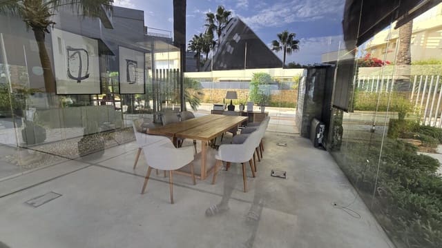 2 sovrum Strandlägenhet till salu i Mijas Costa, Mijas med pool garage - 645 000 € (Ref: 10085556)