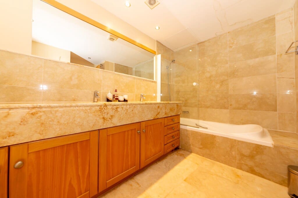 3 sovrum Lägenhet till salu i Los Monteros med pool garage - 495 000 € (Ref: 10159110)