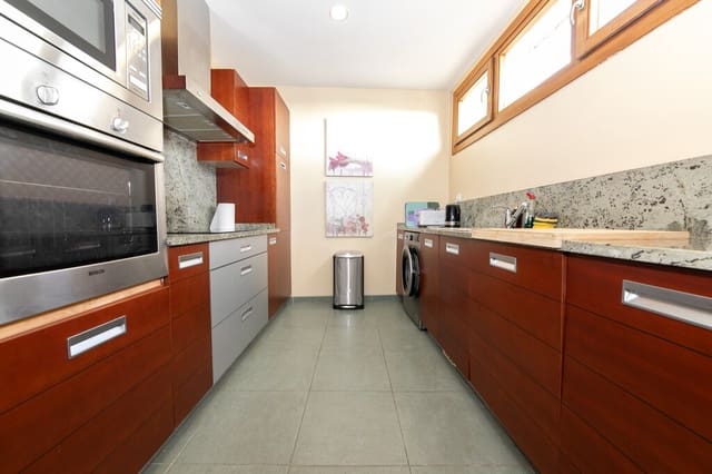 3 sovrum Lägenhet till salu i Los Monteros, Marbella med pool garage - 495 000 € (Ref: 10159110)