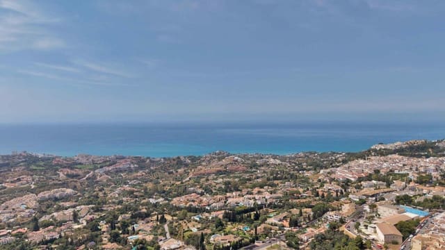 Apartamento de 5 habitaciones en Benalmádena pueblo, Benalmádena en venta con piscina garaje - 1.295.000 € (Ref: 10159111)