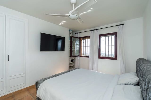 2 slaapkamer Appartement te koop in Calahonda, Mijas met zwembad - € 380.000 (Ref: 10159112)