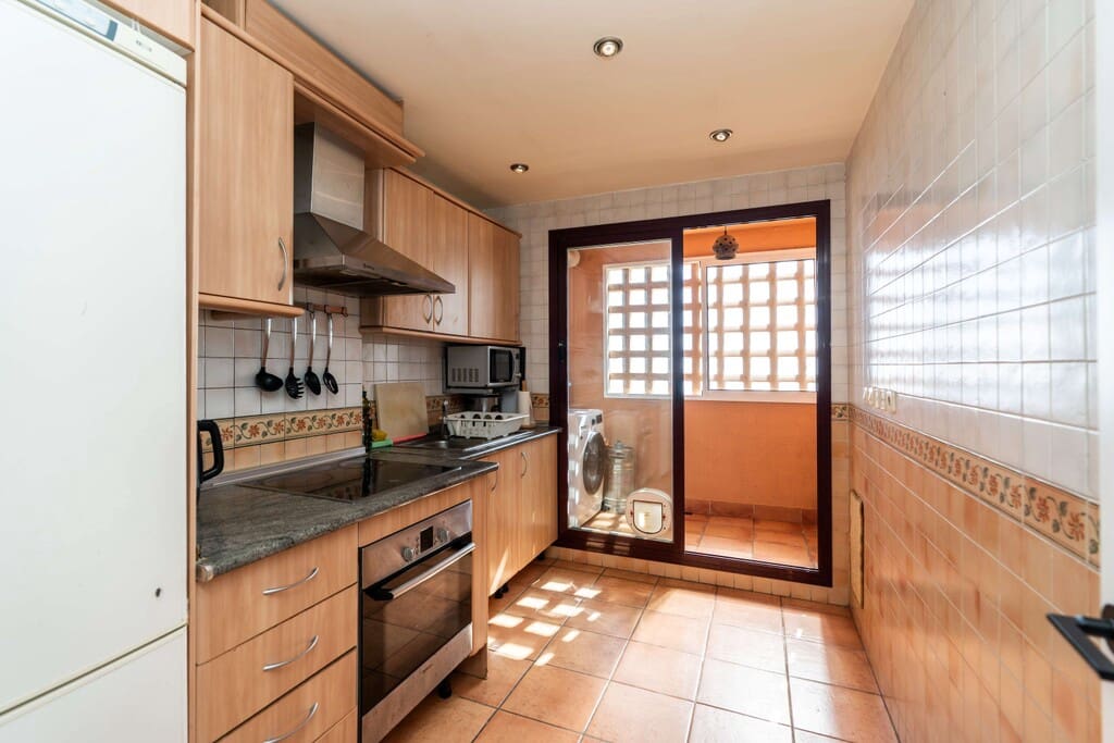 2 Zimmer Apartment zu verkaufen in Calahonda mit Pool - 380.000 € (Ref: 10159112)