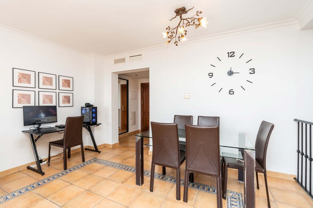 2 Zimmer Apartment zu verkaufen in Calahonda mit Pool - 380.000 € (Ref: 10159112)