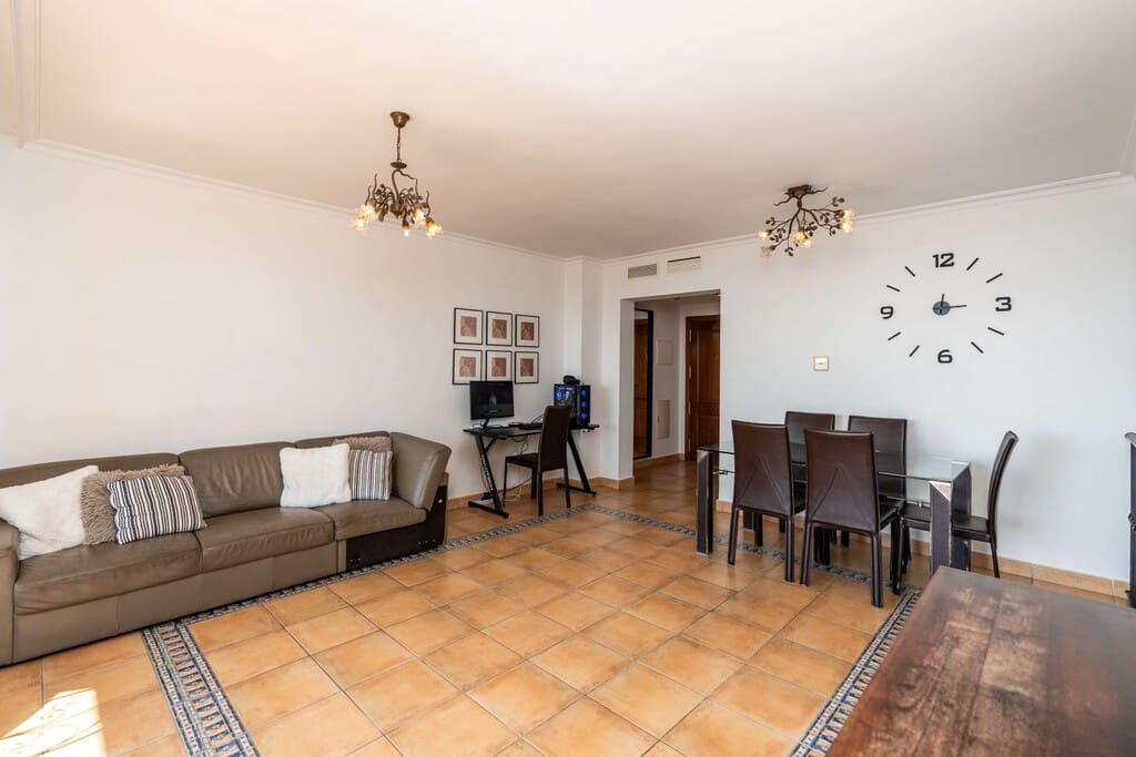 2 Zimmer Apartment zu verkaufen in Calahonda mit Pool - 380.000 € (Ref: 10159112)