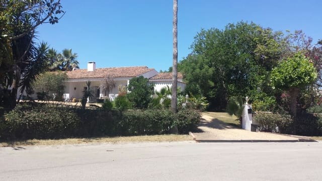 4 soveværelse Bungalow til salg i Sotogrande, San Roque med swimmingpool - € 1.800.000 (Ref: 5308010)