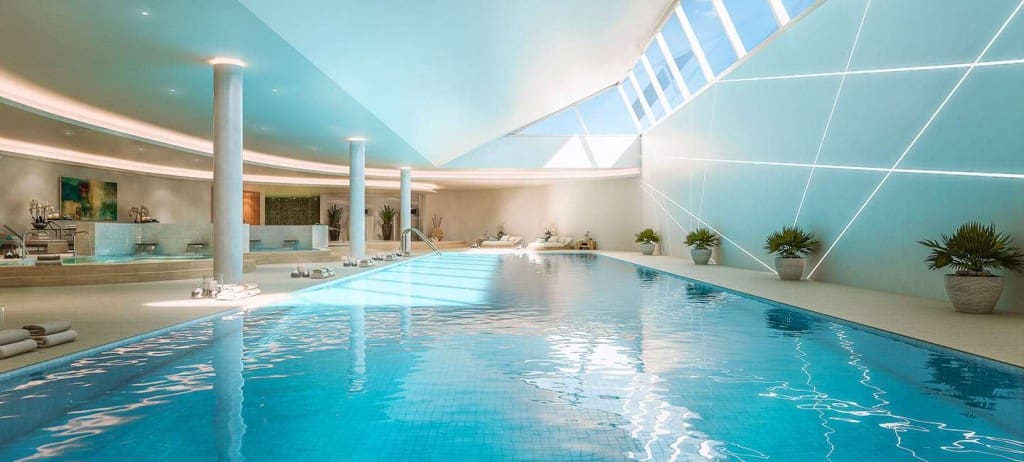 2 bedroom Apartment for sale in Estepona with pool - € 258,000 (Ref: 5308421)