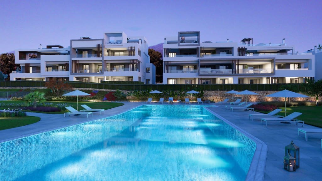 2 bedroom Apartment for sale in Estepona with pool - € 308,000 (Ref: 5350134)