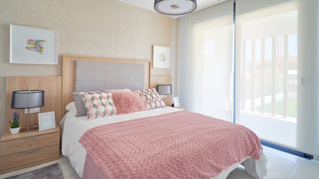 2 bedroom Apartment for sale in Estepona with pool - € 308,000 (Ref: 5350134)