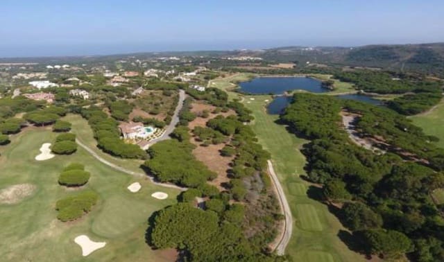 Działka budowlana na sprzedaż w Sotogrande Alto, San Roque - 728 000 € (Ref: 8911531)