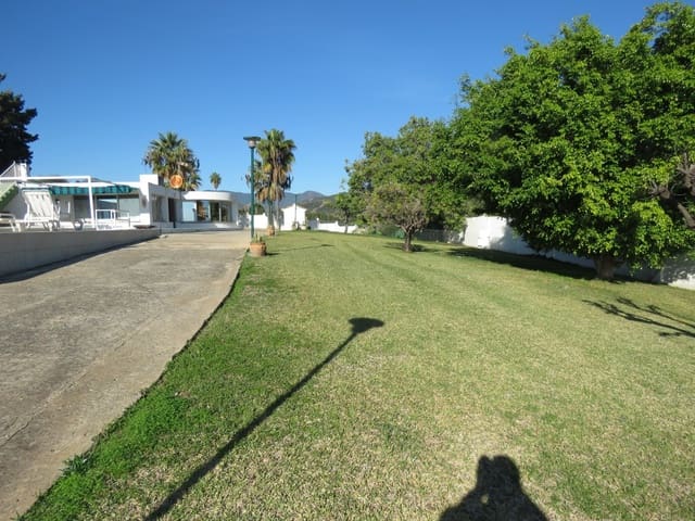 2 Zimmer Villa zu verkaufen in San Pedro de Alcantara, Marbella mit Pool - 900.000 € (Ref: 8911585)